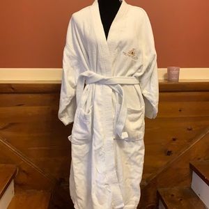- Trump Plaza robe -
